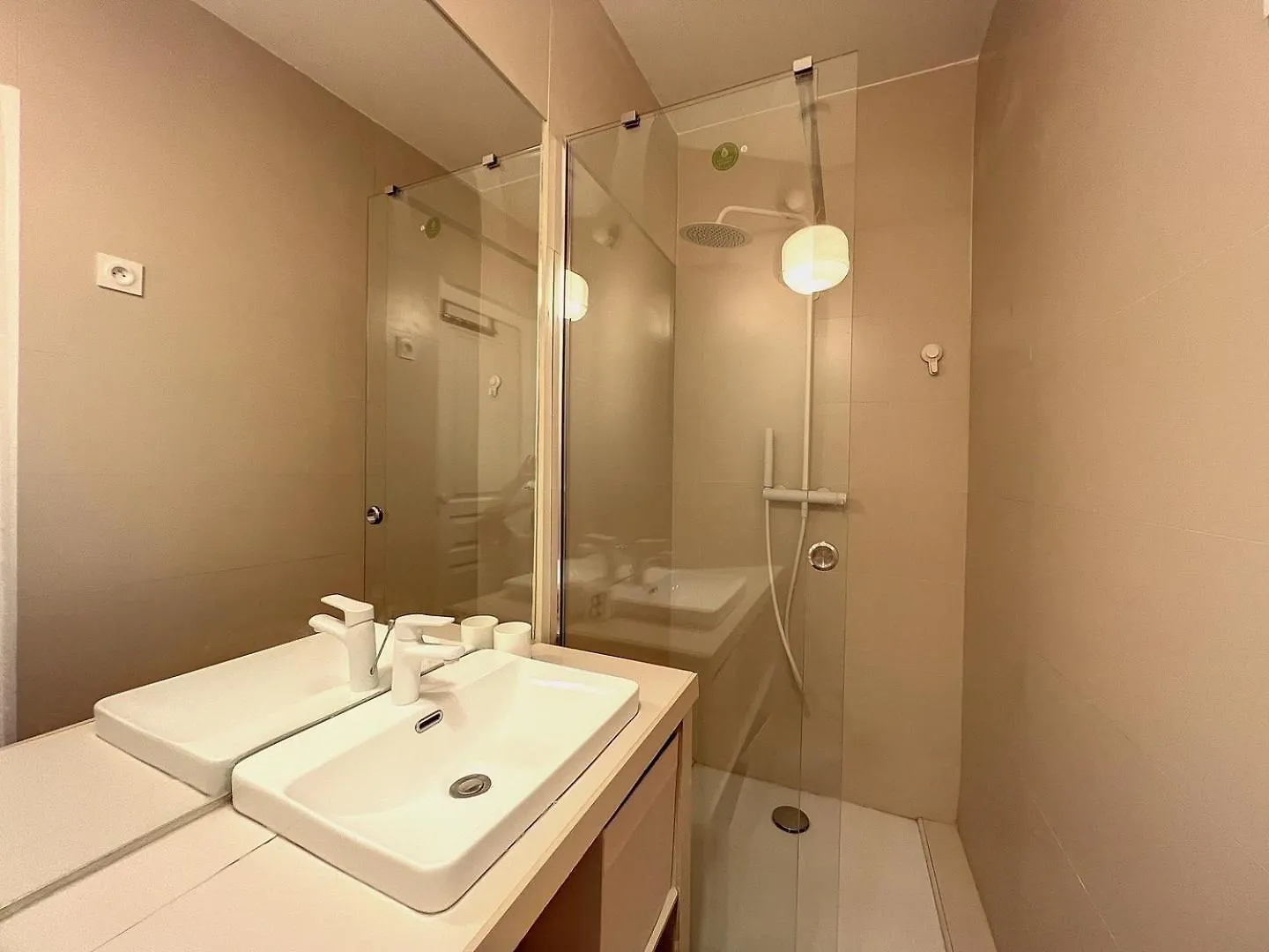 Appartement Marseillais - Climatisation & Spacieux - Les Freres De La Loc' Marseille 0*,
